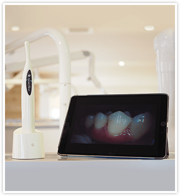 高性能マイクロスコープ　DentalX Mirrorの写真